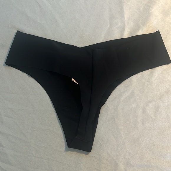 Bundle of 2 VS Thongs, Size L - Picture 3 of 9